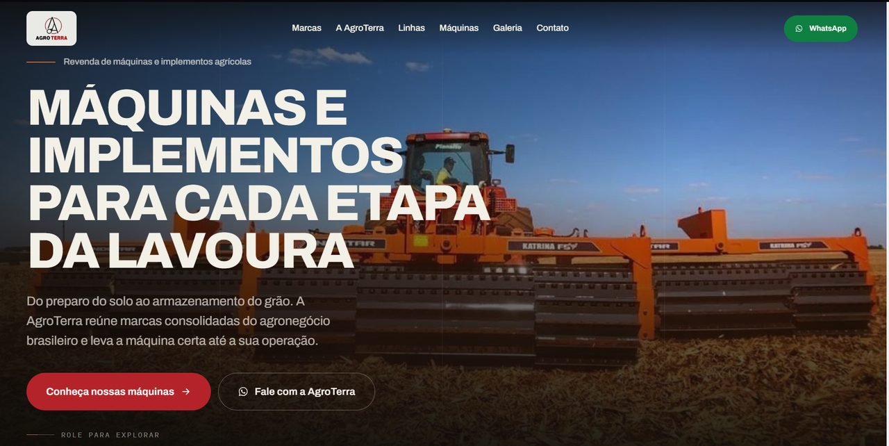 Página inicial do site da AgroTerra, revenda de máquinas agrícolas, com foto de trator e implemento na lavoura